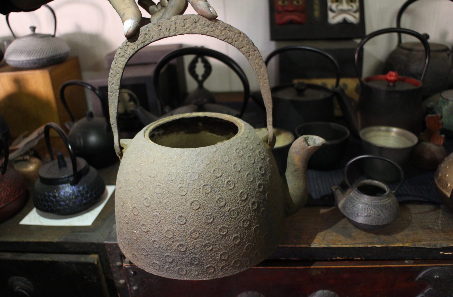 Oitomi Teapots And Kettles History, Manufacture, Use And Care).