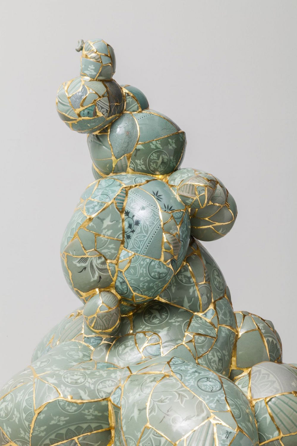 GoldFused Sculptures Made From Remnants of Shattered Porcelain