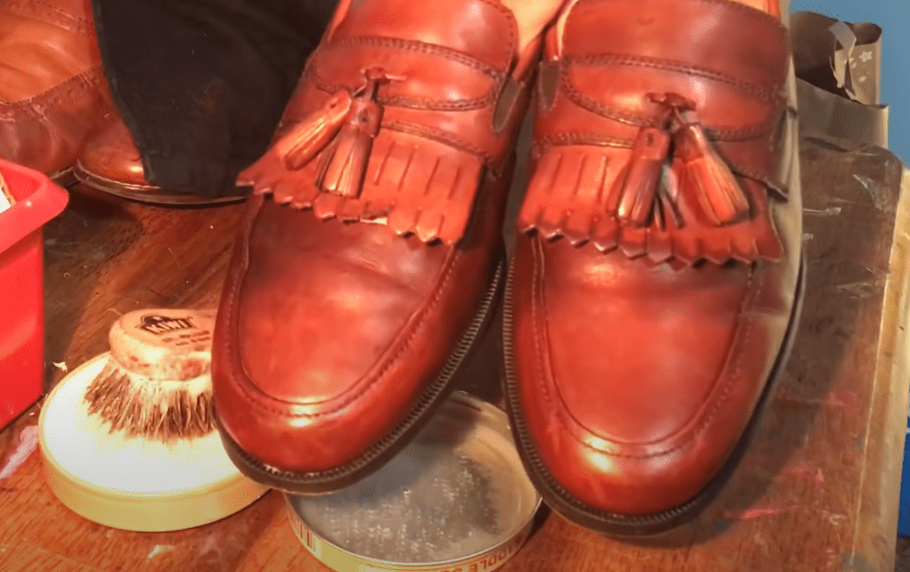 Saddle Soap Vs Mink Oil Find The Best One For Your Leather Boots And
