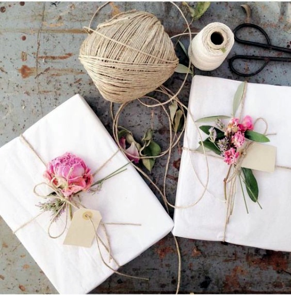 How To Wrap A Present 40 Examples With Pictures