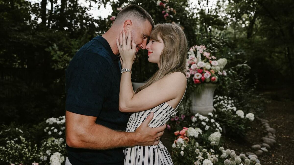 Taylor Swift's HeartMelting Engagement Photos And Caption Are Breaking