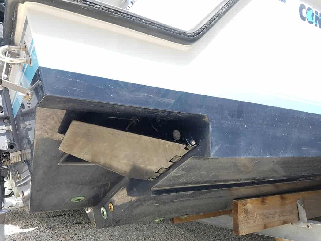 Why A Boat Pulls To The Right or Left Fix It The Right Way - Namdalay