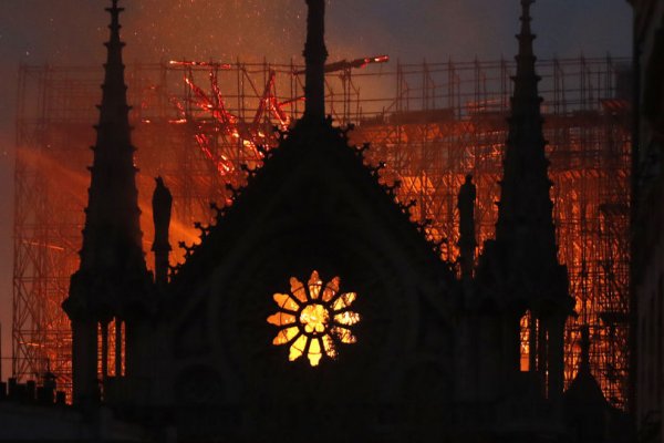 Putin: Notre Dame Katedrali yangฤฑnฤฑnฤฑ gรถzyaลlarฤฑ iรงinde izledik Borsatek