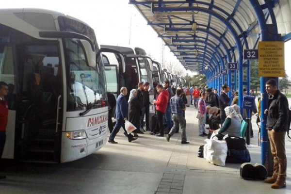 Bayram tatili için otobüs biletleri tükendi 2 Bayram tatili için otobüs biletleri tükendi 1 Borsatek