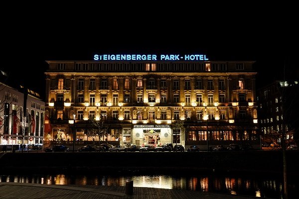 Çinliler Almanların ünlü otel zincirini satın alıyor 2 Çinliler Almanların ünlü otel zincirini satın alıyor 1 Borsatek