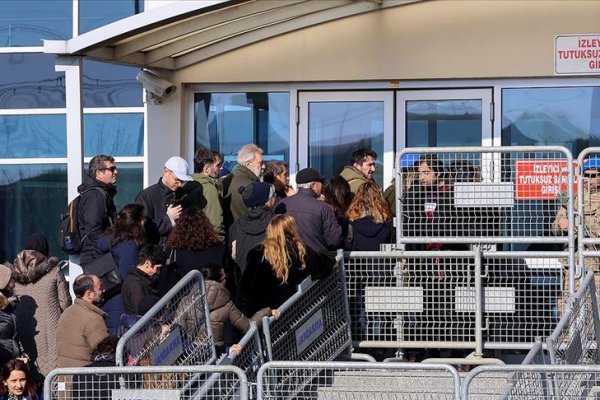 Gezi'de tรผm sanฤฑklara beraat, Kavala'ya tahliye Borsatek