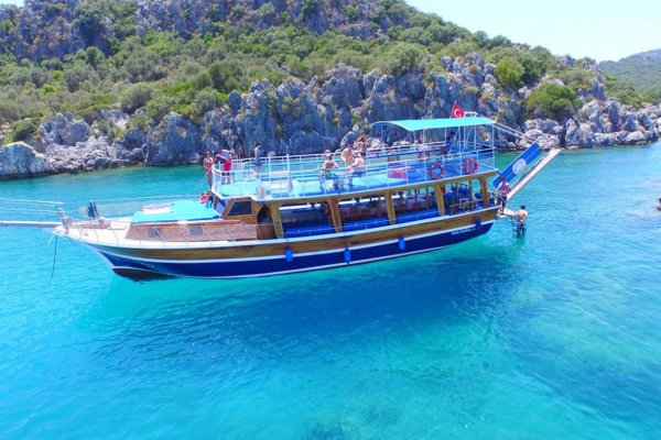 Antalya'da gezi teknelerine izin verildi Borsatek