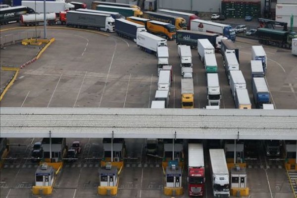 Brexit'in yeni çekişme noktası Britanyalı kamyoncular 1 Borsatek