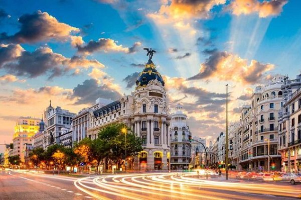 Madrid'te olağanüstü hal ilan edildi Borsatek