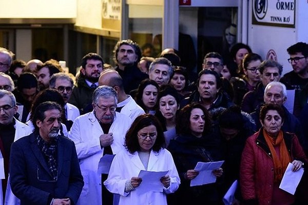 Saฤlฤฑk รงalฤฑลanlarฤฑ topluca istifa ediyor, intihar oranlarฤฑ artฤฑyor Borsatek