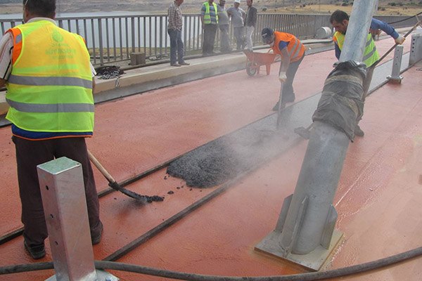 Beton yollar geliyor Borsatek