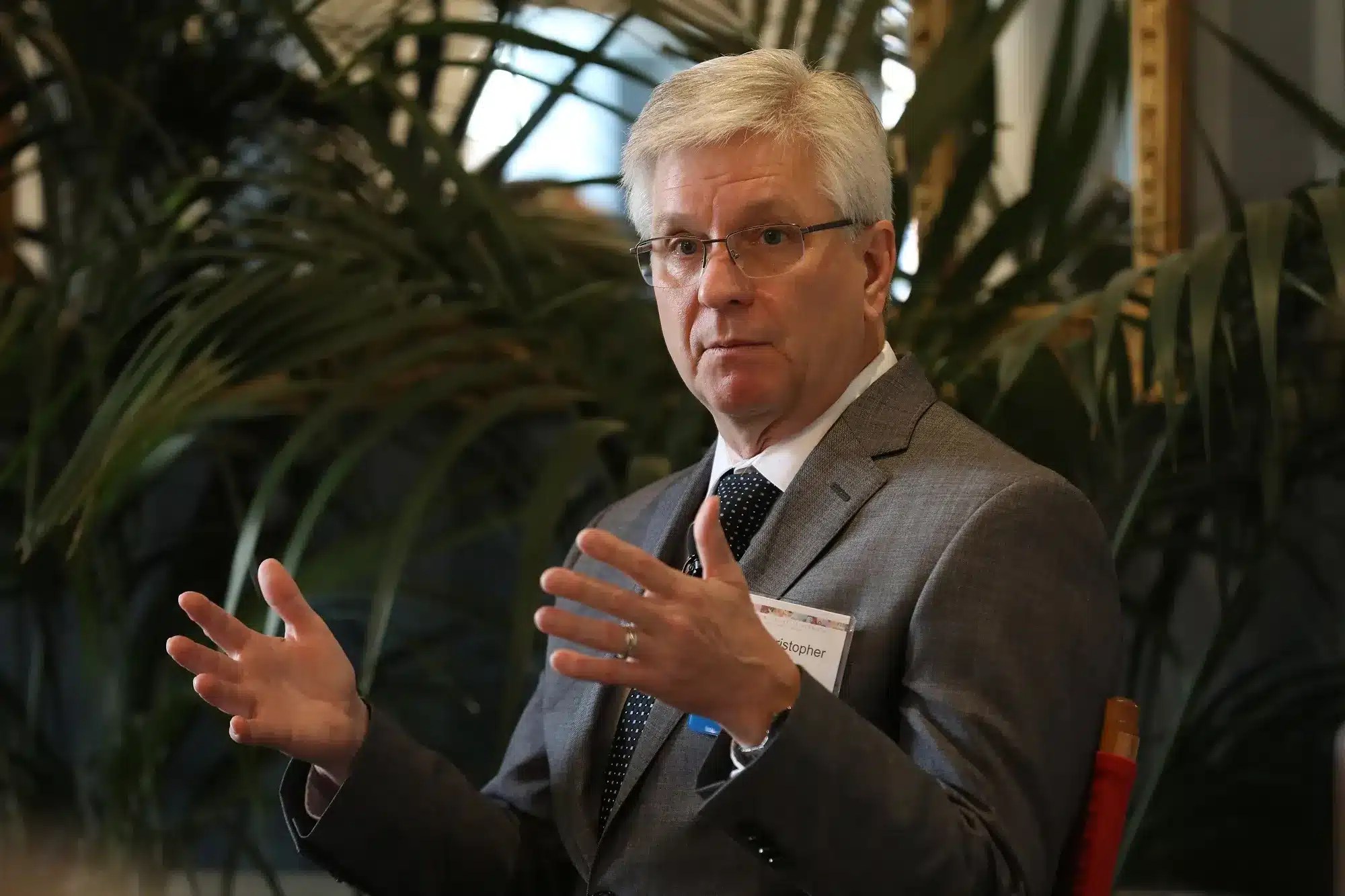 Fed yetkilisi Waller, faiz indirimini savunuyor 1 Borsatek