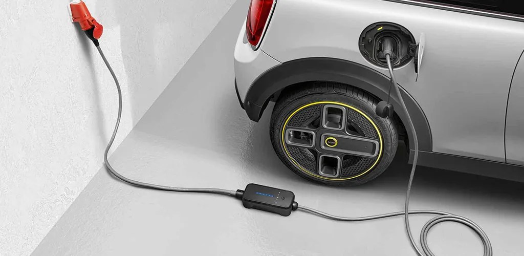 BMW Flexible Fast Charger Borusan Oto