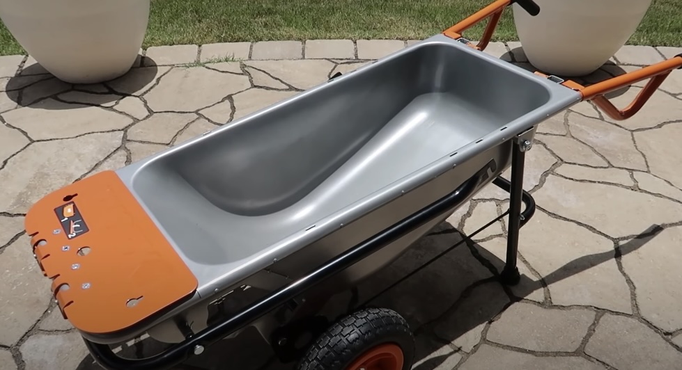 Best Wheelbarrow for Seniors A Closer Look