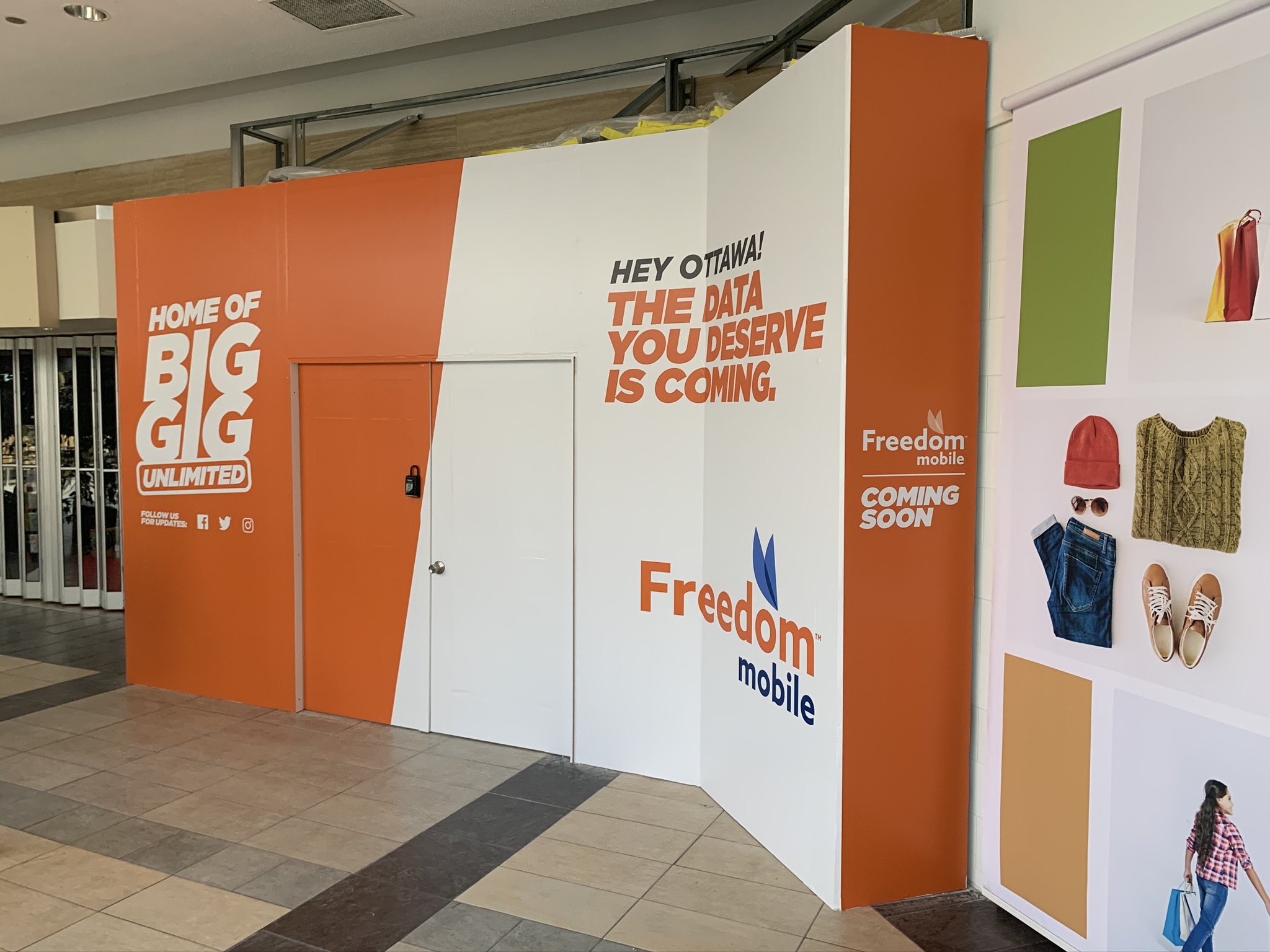 Construction Hoarding Graphics Advertise with Decals and Murals