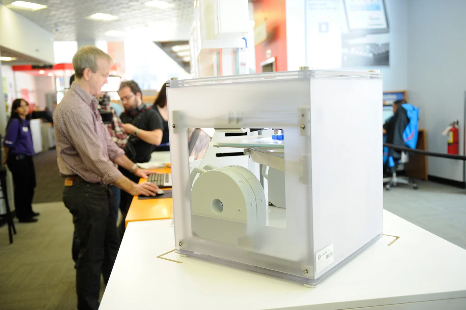 Staples pilots ‘immersive’ 3D print centers at two of its stores