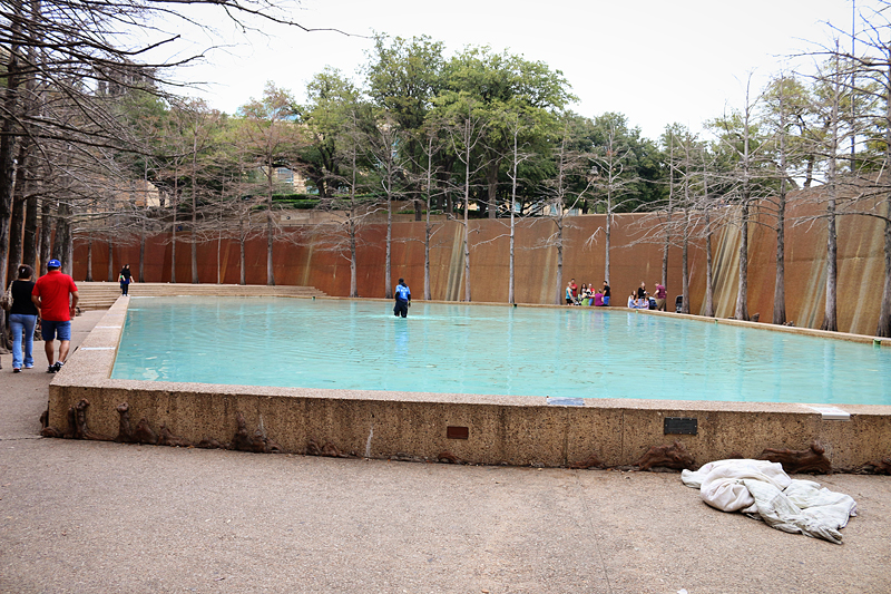 Fort Worth Water Gardens Death Fort Worth Water Gardens We did not