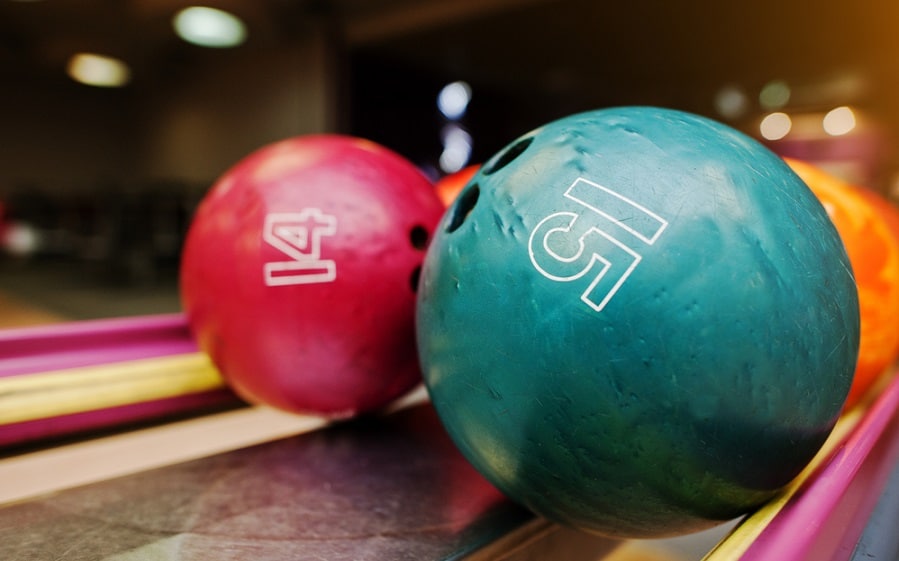 What Size Bowling Ball Should I Use? Heavier or Lighter?