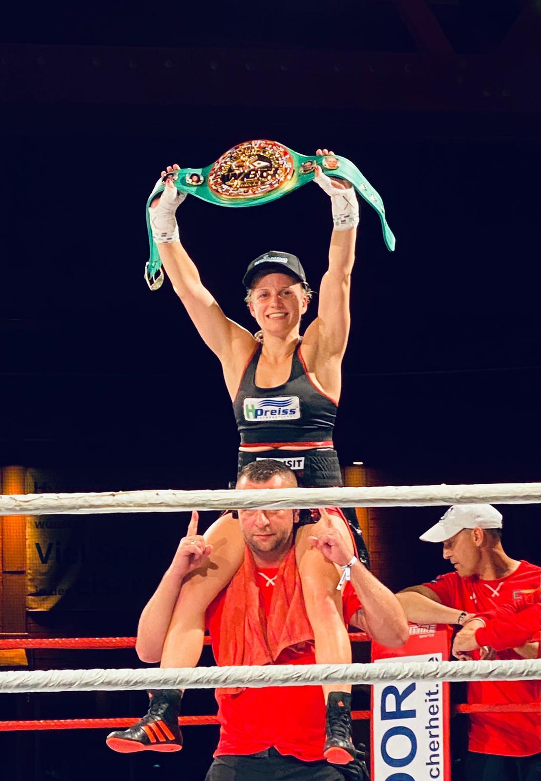 Tina Rupprecht verteidigt WBC Titel nach Punkten!