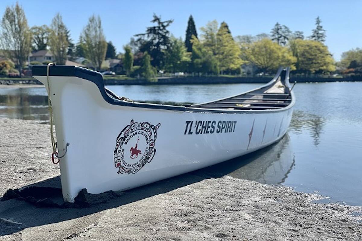 Langford students take cultural canoe ride with West Shore RCMP