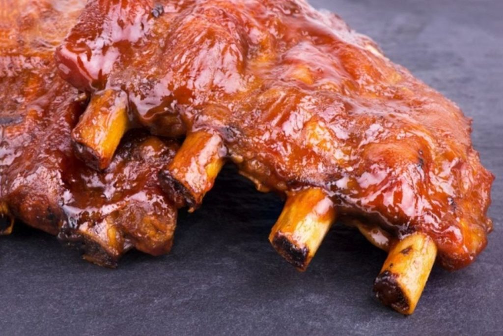 COSTINE DI MAIALE ALLE SPEZIE CON SALSA BARBECUE