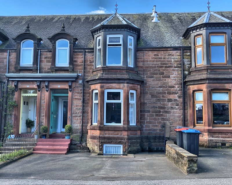 81 Moffat Road, Dumfries, DG1 1PB Braidwoods Solicitors & Estate Agents