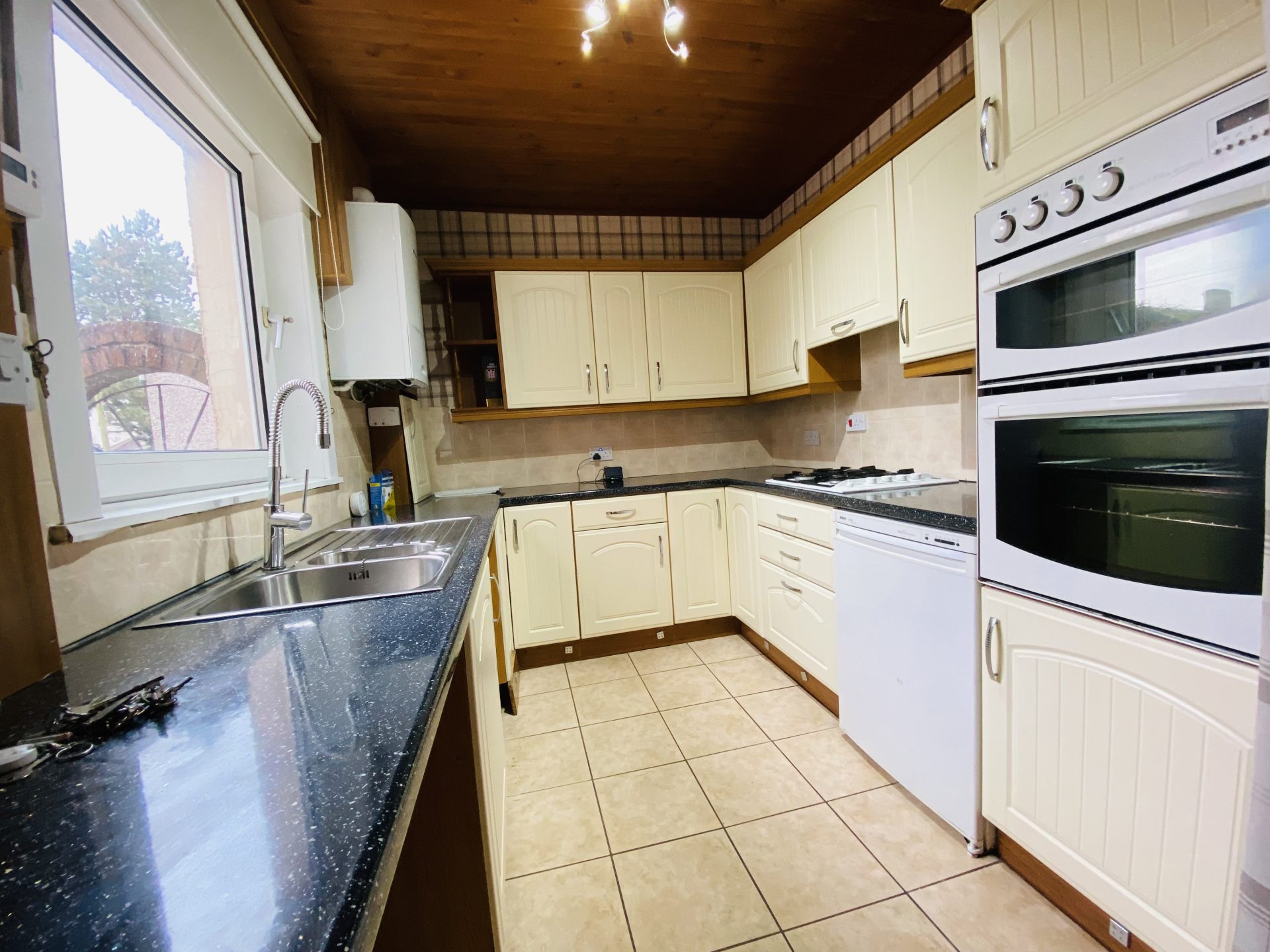 3 Portland Drive, Dumfries, DG2 9BS Braidwoods Solicitors & Estate Agents