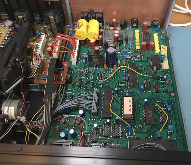 CD 880 bypass condensators Bram Jacobse
