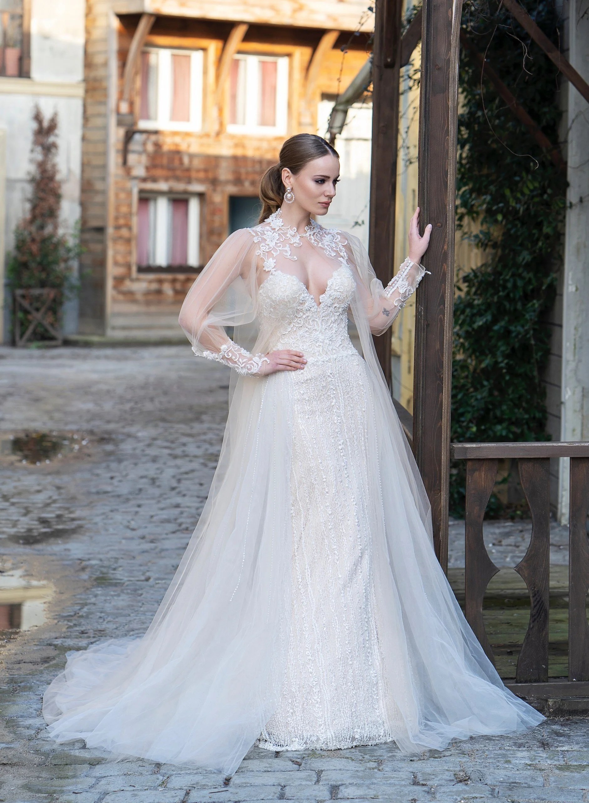 Hochzeitskleid mit transparenten Ärmeln Emine Yildirim braut.de
