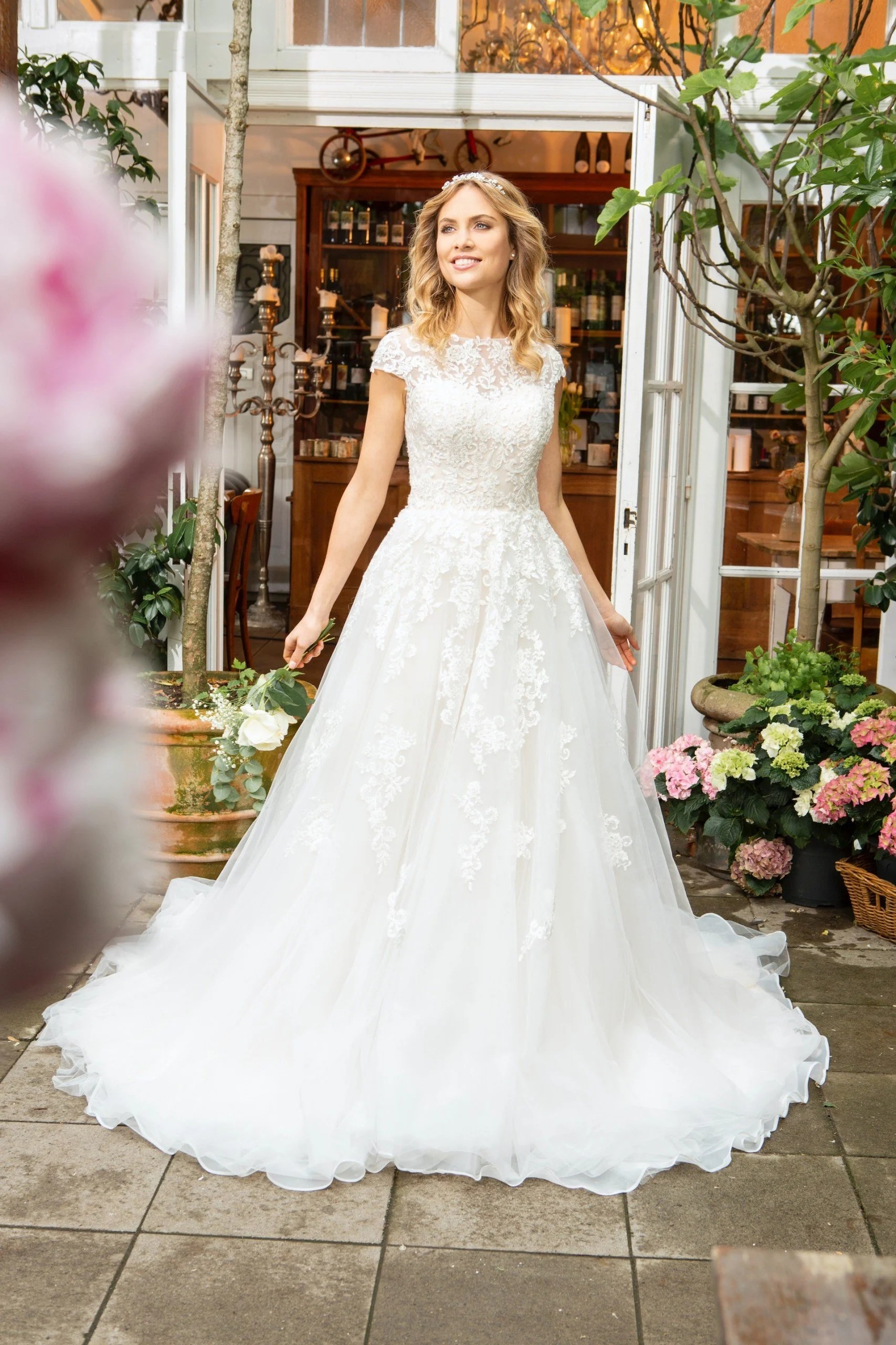 PrinzessBrautkleid mit IllusionAusschnitt Weise braut.de