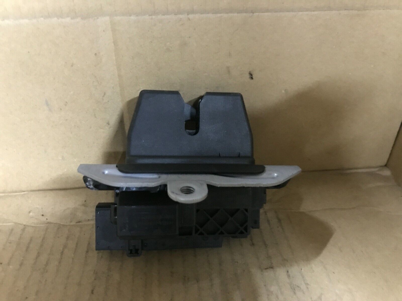 FIESTA TAILGATE LOCK BOOT RELEASE LATCH 2017 2018 2019 20202022 H1BA