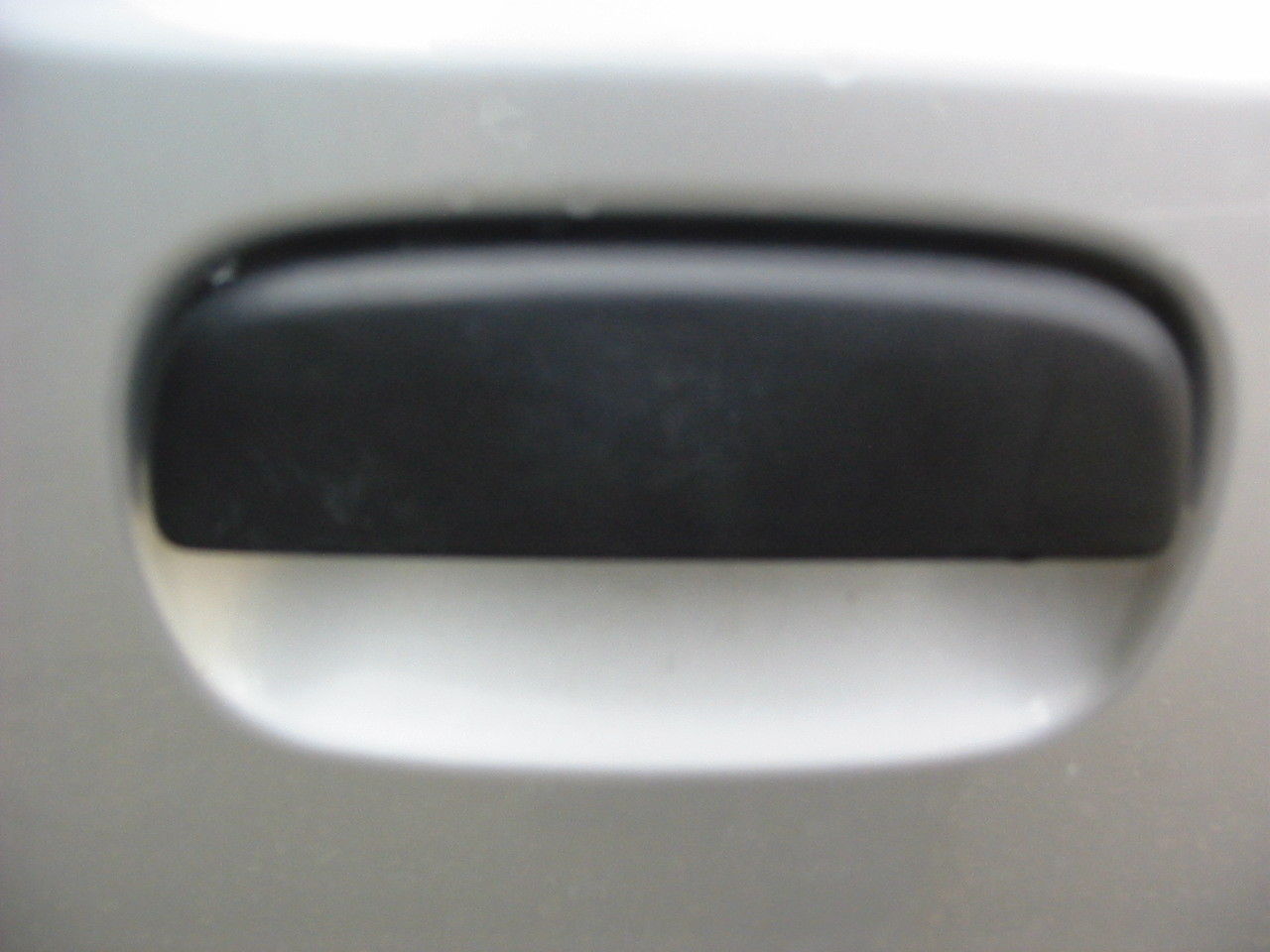 suzuki alto drivers side outer door handle , 2003 to 2016