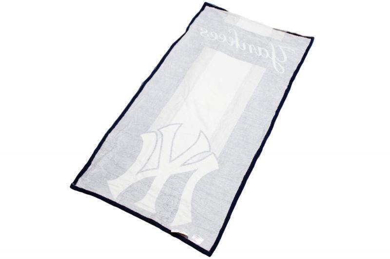 MLB NEW YORK YANKEES BEACH TOWEL BREAKS GENERAL STORE