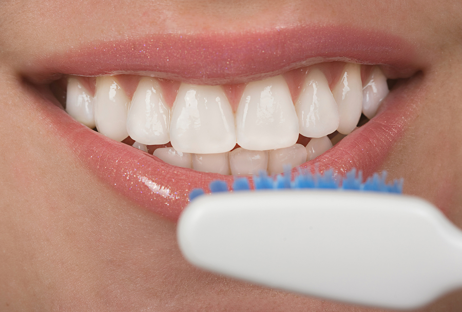 Ask Anne: Is It Safe To Whiten My Teeth While I'm Breastfeeding?