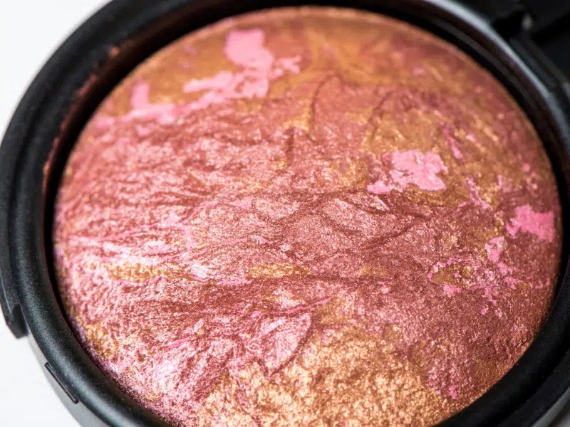 Does Makeup Expire? (FREE Makeup Expiration Chart & Tracker!)