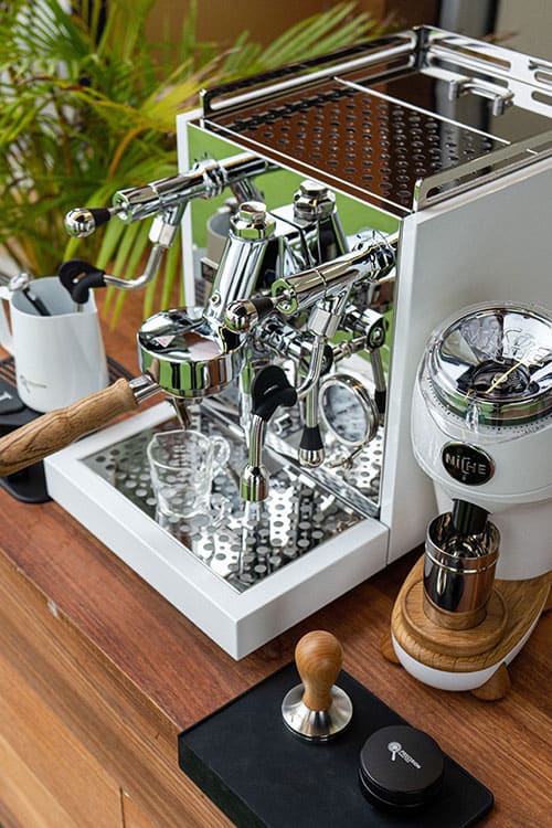 What Is The E61 Group Head In Espresso Machines?
