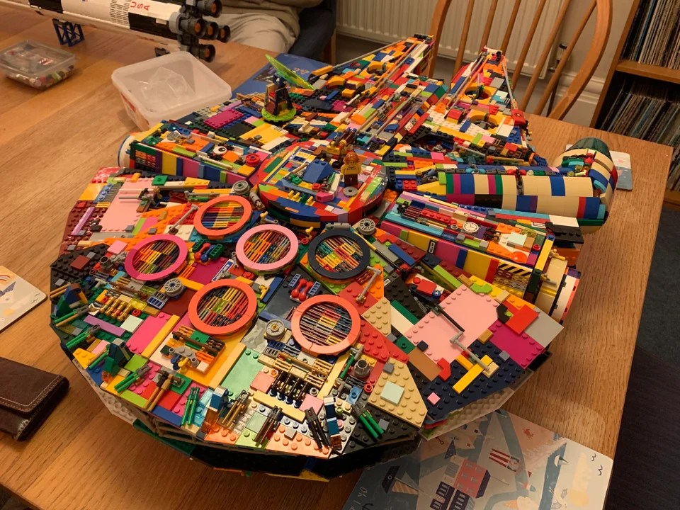 The best displays for LEGO Star Wars 75192 Millennium Falcon