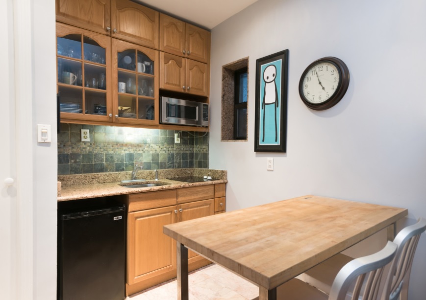 This 449,000 Hell's Kitchen studio comes with access to a