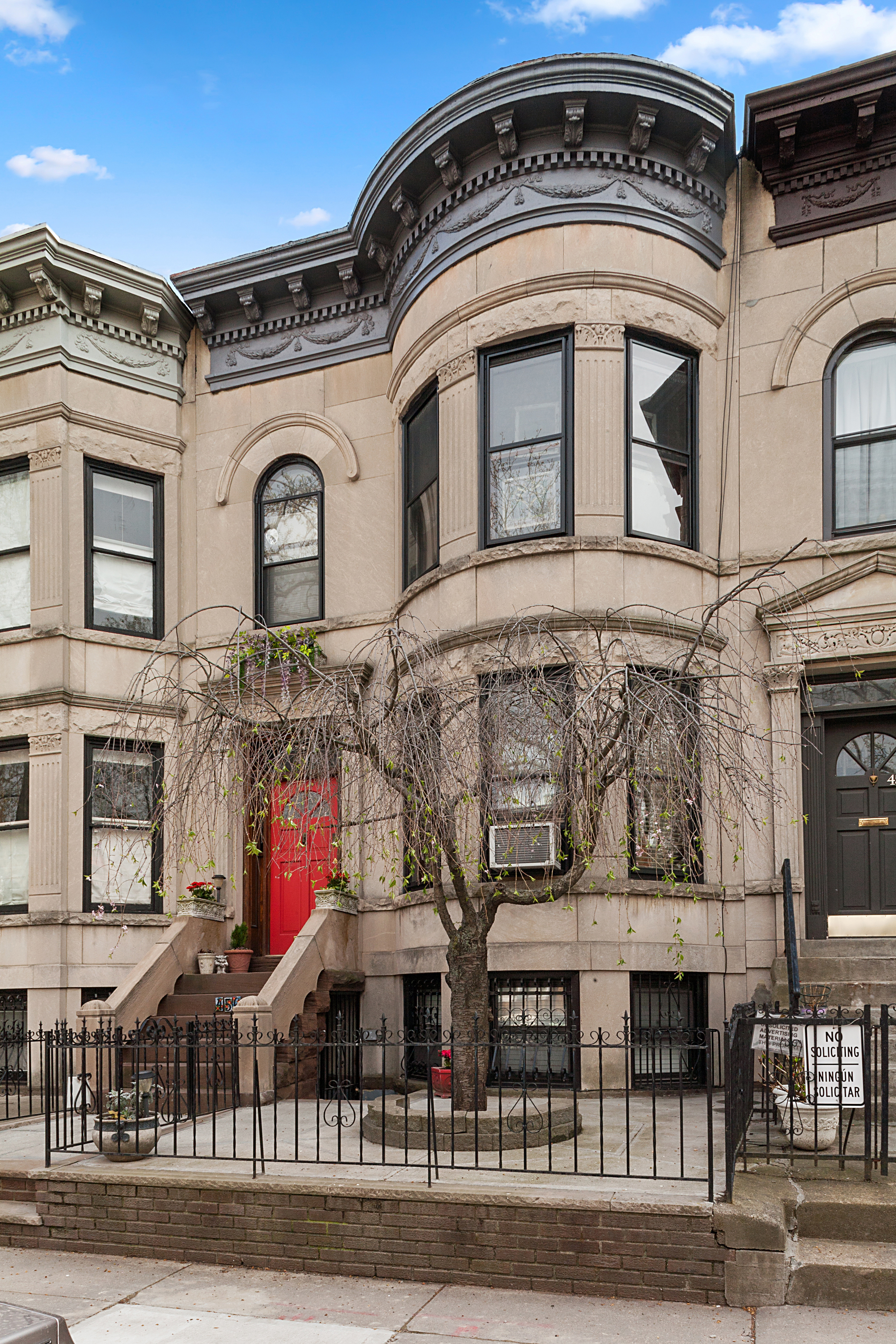 This limestone Bay Ridge townhouse is a symphony of oak floors, stained