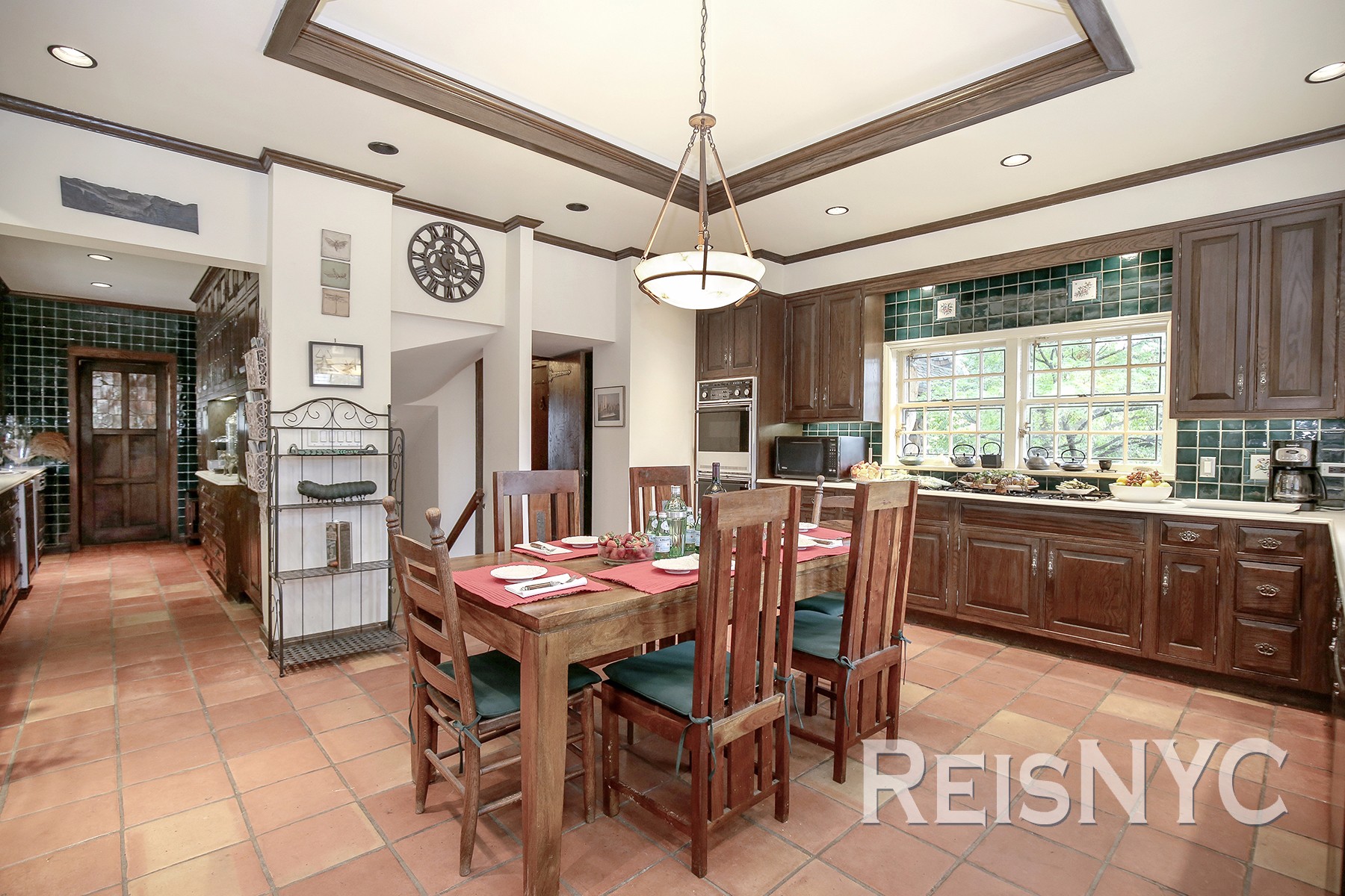 "The Gingerbread House," a Bay Ridge fairy tale mansion, is back on the