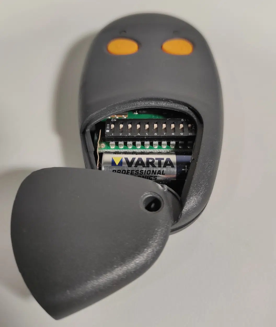 Changer la pile d'une de portail Bricotronique