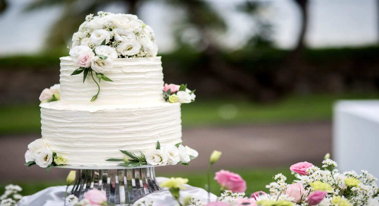 How To Freeze Wedding Cake Wedding Receptions BridalNotes