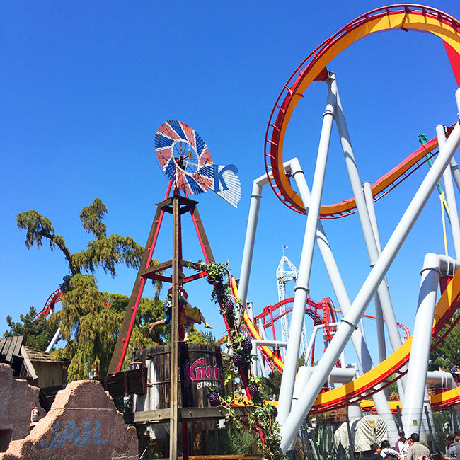 5 Reasons to Visit Knotts Berry Farm BriGeeski