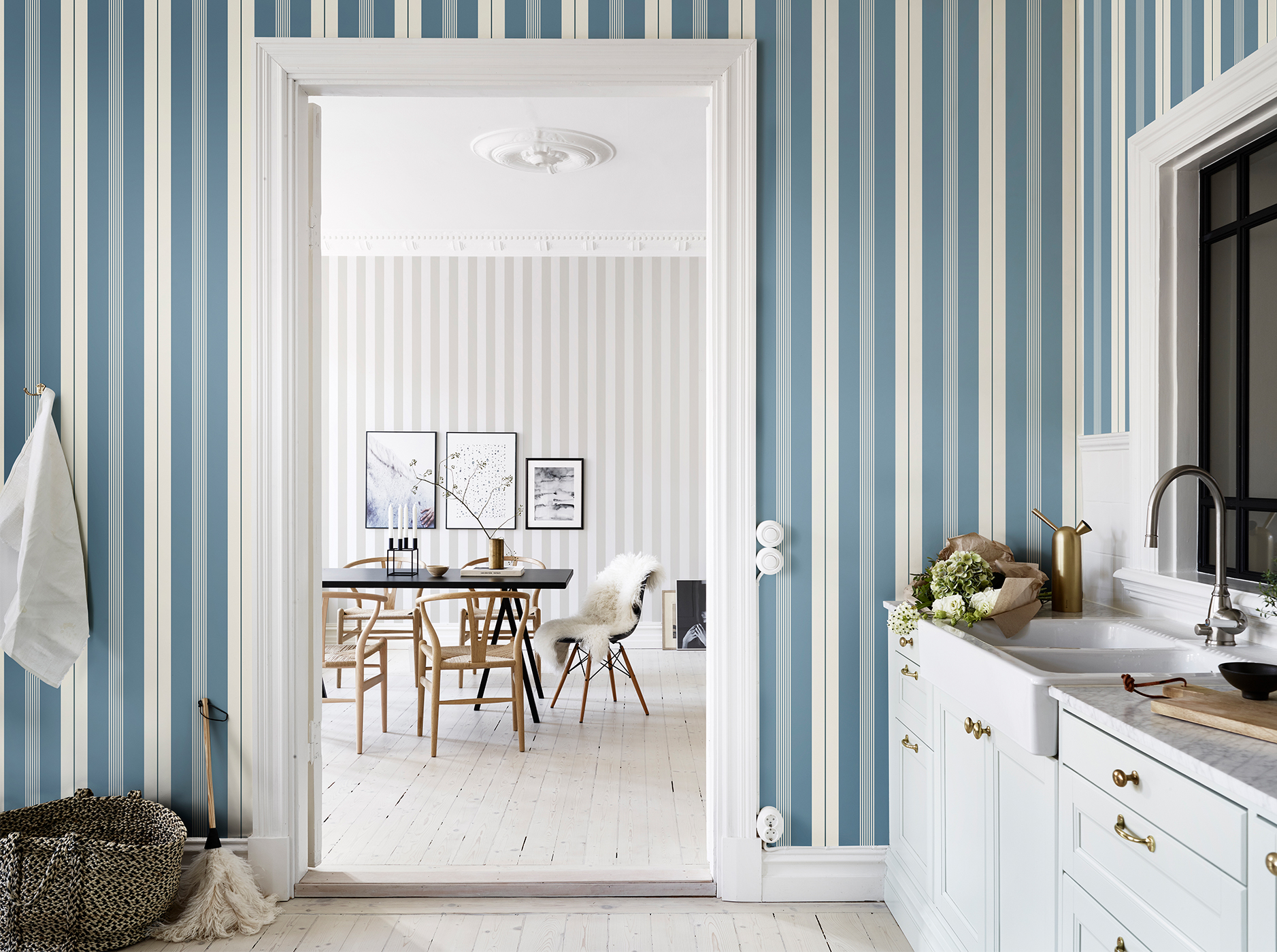 Comfortable Striped Wall Patterns For Small Space