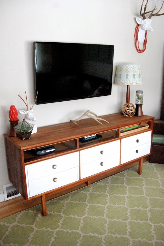 Mid-Century Dresser turned TV Console (685 x 1024 Pixel)