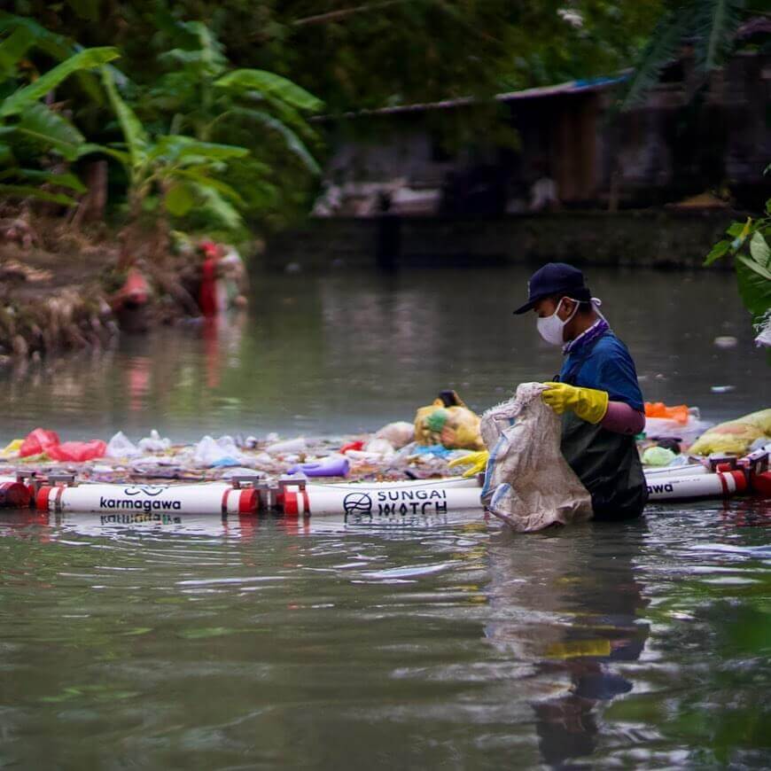 These brilliant barriers help block plastic pollution in Indonesia