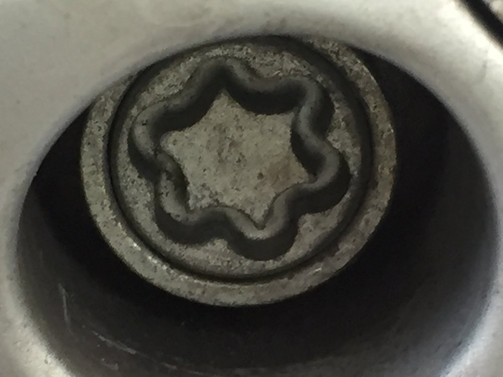 Help locking wheel nut key code please Skoda Rapid & Spaceback (2012 > ) BRISKODA