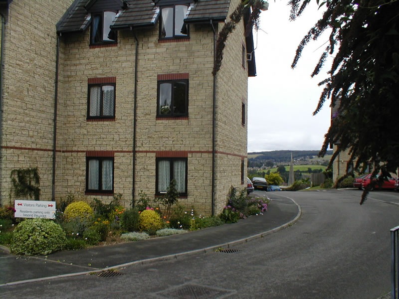 Wesley Court Broadleaf