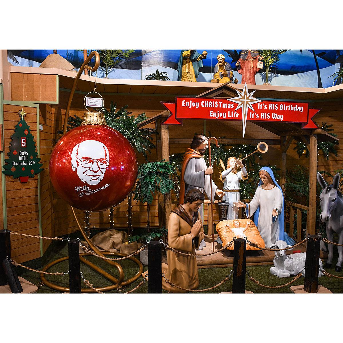 Small Bronner 365 Day Advent Calendar