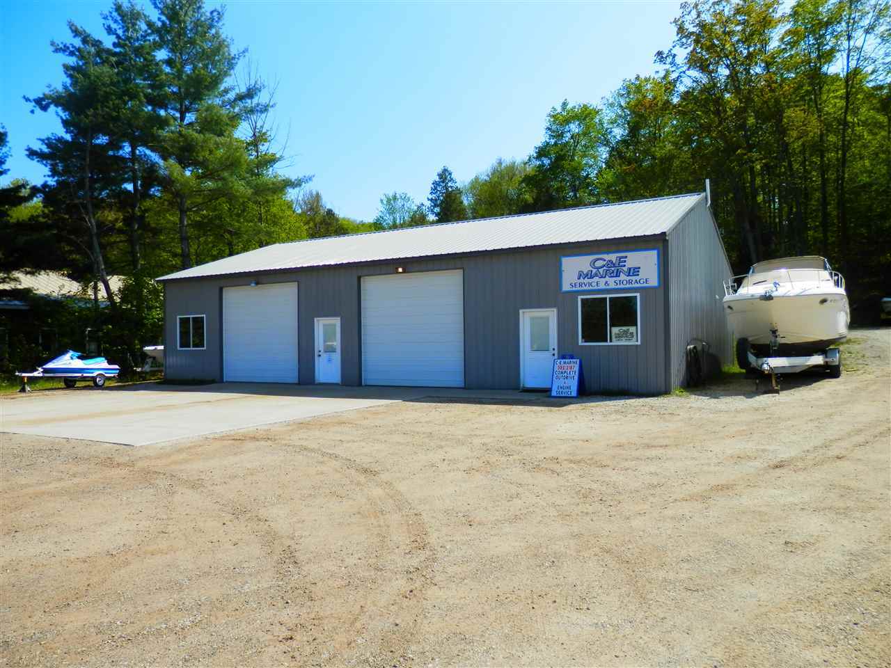 Brook Walsh's Client Purchases 1420 SM75 Highway Commercial Real